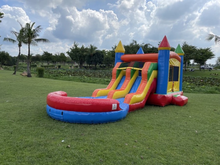 Bounce Houses & Combos